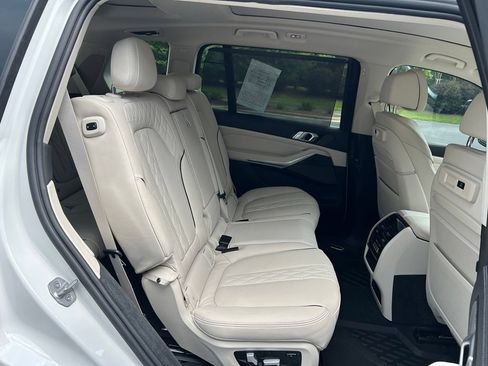 Used 2022 BMW X7 xDrive40i w/ Premium Package AWD/4WD image 56