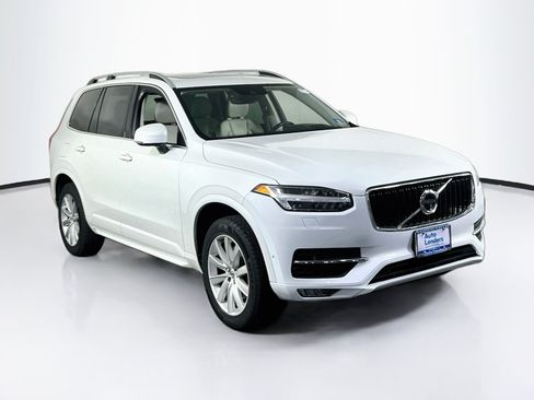 Used 2017 Volvo XC90 T6 Momentum w/ Vision Package AWD/4WD image 3