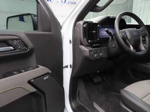 Used 2025 Chevrolet Silverado 1500 ZR2 w/ Technology Package image 60