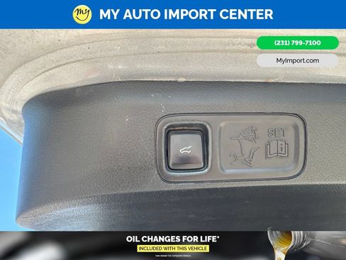 Used 2020 Ford Expedition Limited w/ Equipment Group 302A AWD/4WD image 27