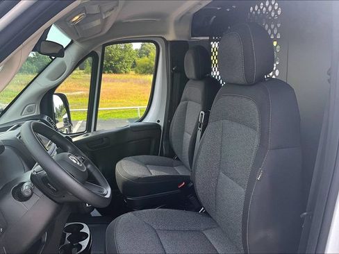Used 2025 RAM ProMaster 2500 w/ U-Haul Equipment Group FWD image 20