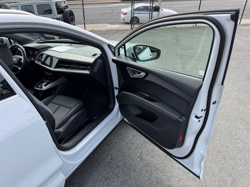 Used 2023 Audi Q4 e-tron Premium Plus w/ Premium Plus RWD image 35