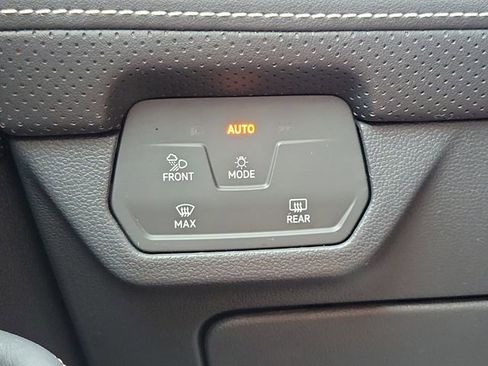 Used 2024 Volkswagen Atlas SE AWD/4WD image 28