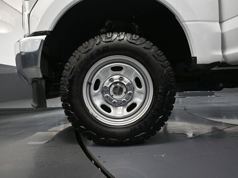 Used 2022 Ford F250 XL w/ Power Equipment Group image 17