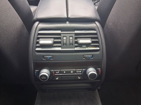 Used 2012 BMW 750i xDrive image 17