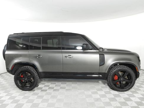 Used 2024 Land Rover Defender 110 X image 4