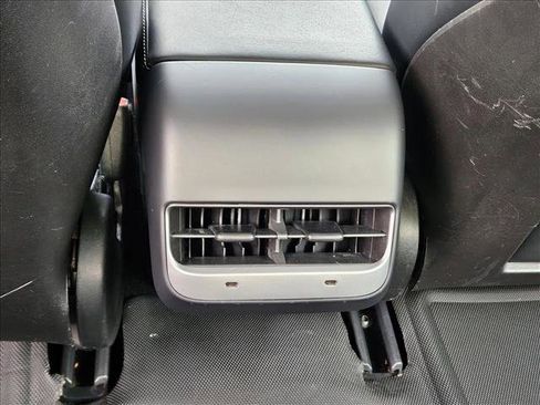 Used 2020 Tesla Model 3 Standard Range Plus image 19