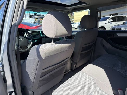 Used 2007 Toyota 4Runner SR5 AWD/4WD image 23