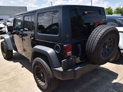 Used 2017 Jeep Wrangler Unlimited Sport w/ Quick Order Package 24S AWD/4WD image 8