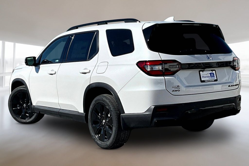New 2026 Honda Pilot Black Edition image 3