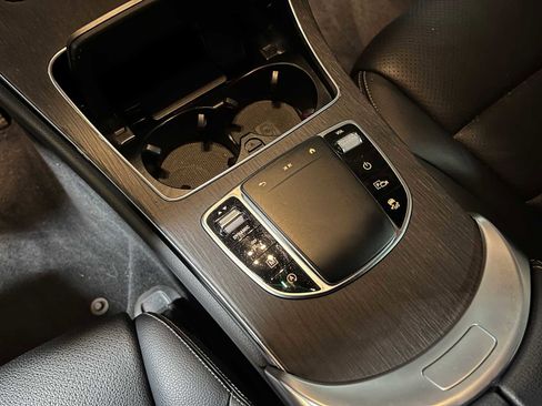 Used 2022 Mercedes-Benz GLC 300 4MATIC image 32