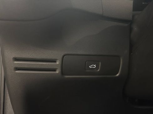 Certified 2023 Volvo C40 Recharge Core w/ Climate Package AWD/4WD image 26
