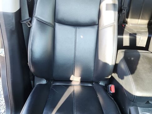 Used 2019 Nissan Pathfinder SL image 18