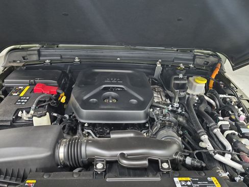 Used 2023 Jeep Wrangler Unlimited AWD/4WD image 35