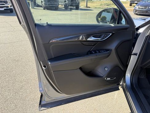 Used 2022 Buick Envision Essence w/ Technology Package II image 13