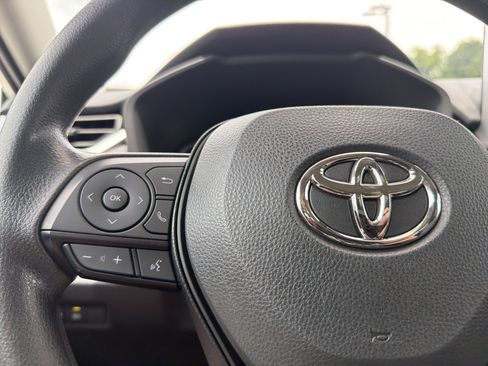 Certified 2025 Toyota RAV4 XLE FWD image 17