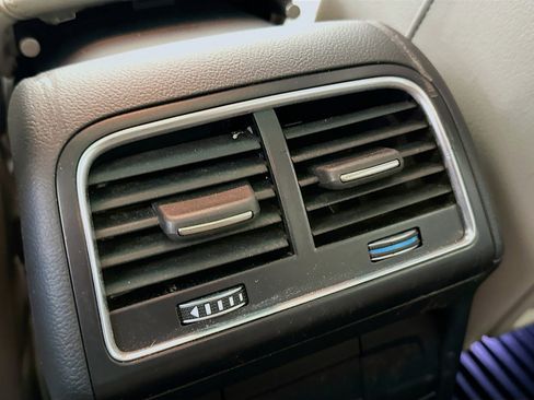 Used 2016 Audi A4 Premium image 27