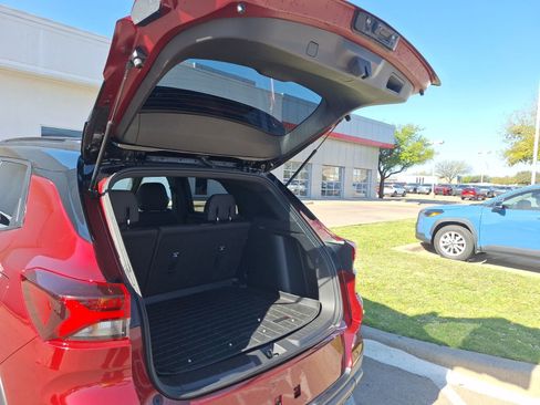 Used 2022 Chevrolet TrailBlazer RS image 36