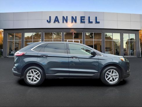 Used 2024 Ford Edge SEL w/ Convenience Package image 4