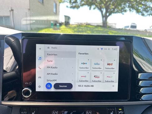 Used 2025 Toyota Camry LE w/ Convenience Package image 18