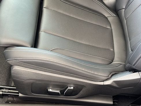 Used 2025 BMW 230i Coupe w/ M Sport Package RWD image 11