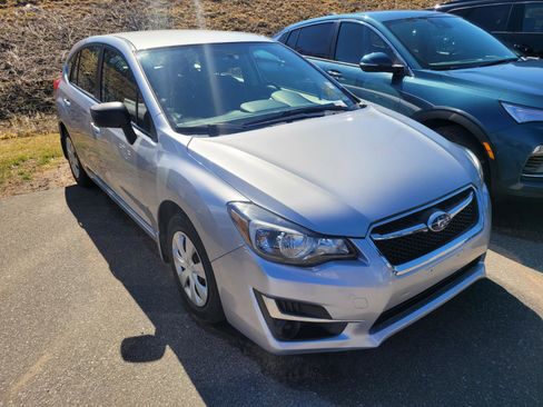 Used 2016 Subaru Impreza 2.0i image 3