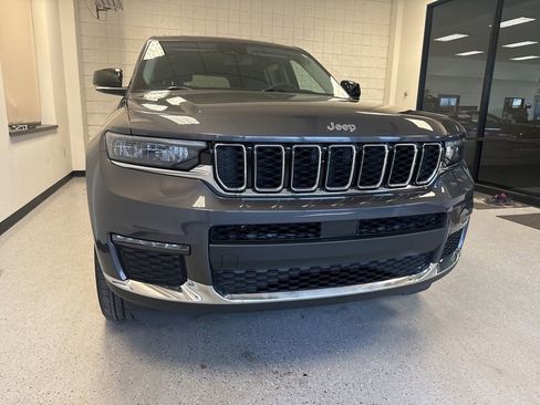 Used 2023 Jeep Grand Cherokee L Limited image 40