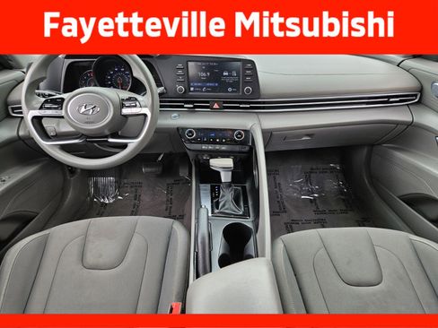 Used 2023 Hyundai Elantra SEL FWD image 12