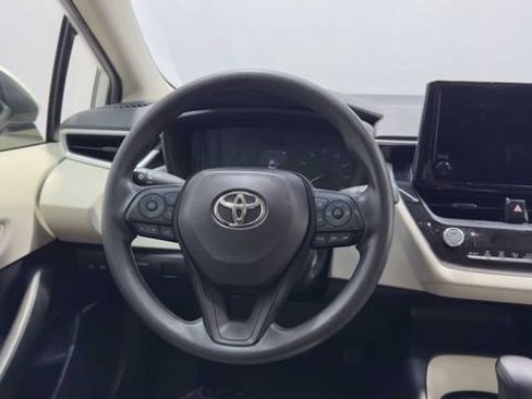 Used 2023 Toyota Corolla LE FWD image 18