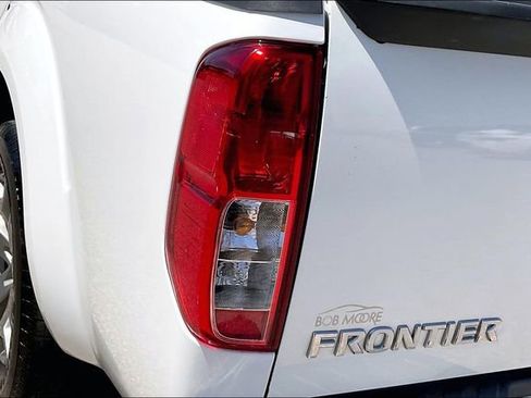 Used 2019 Nissan Frontier SL RWD image 29