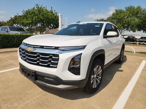 Used 2026 Chevrolet Equinox LT w/ Convenience Package II FWD image 3