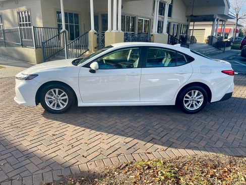 Used 2025 Toyota Camry LE image 2