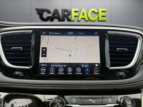 Used 2018 Chrysler Pacifica Limited FWD image 33