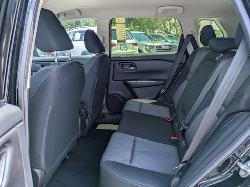 Used 2024 Nissan Rogue SV FWD image 13
