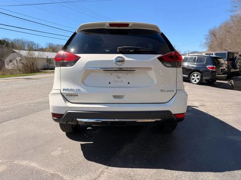 Used 2018 Nissan Rogue SL w/ Premium Package AWD/4WD image 6