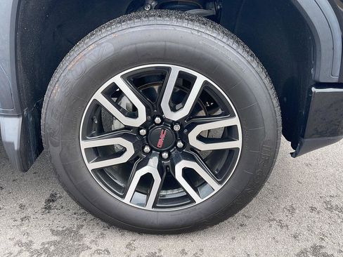 Used 2021 GMC Sierra 1500 AT4 w/ AT4 Value Package AWD/4WD image 9