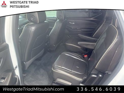 Used 2023 Chevrolet Traverse Premier w/ Redline Edition image 13