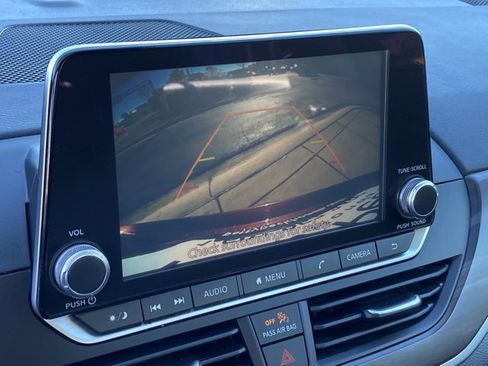 Used 2024 Nissan Altima 2.5 SV image 35