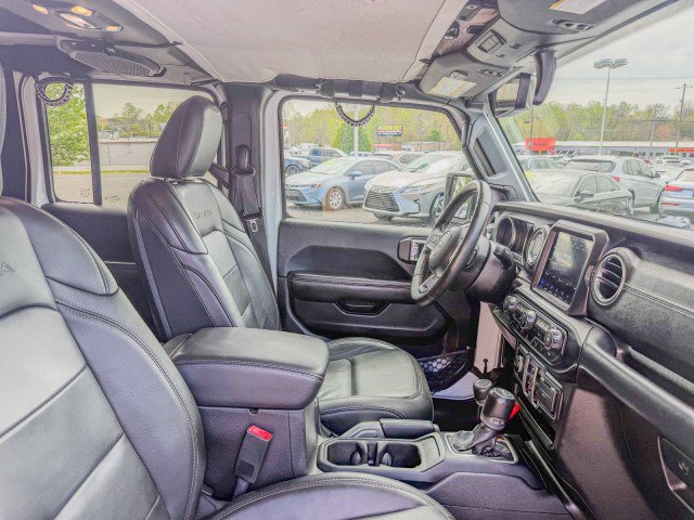 Used 2019 Jeep Wrangler Unlimited Sahara AWD/4WD image 15