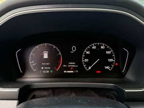 Used 2025 Honda Pilot Touring image 11