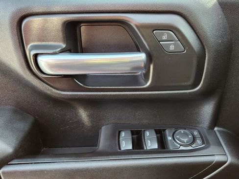 Used 2020 Chevrolet Silverado 1500 Custom Trail Boss w/ Custom Convenience Package image 17