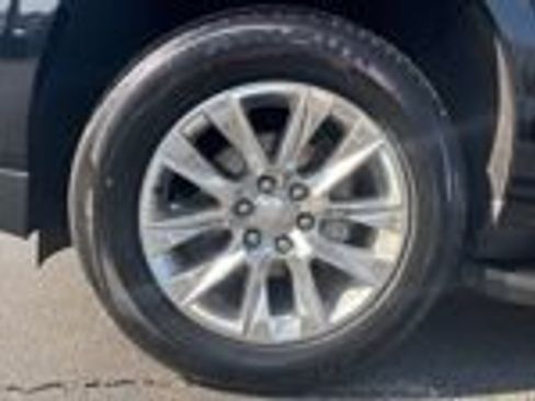 Used 2024 Chevrolet Tahoe Premier RWD image 25