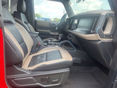 Used 2023 Ford Bronco Wildtrak image 15