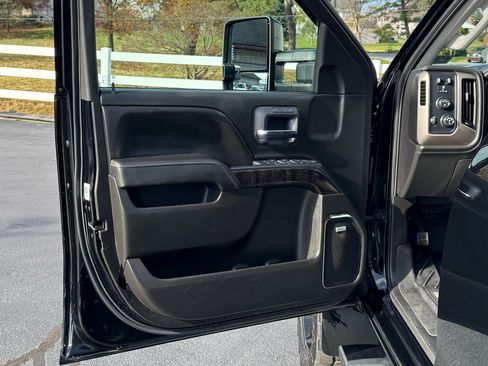 Used 2016 GMC Sierra 2500 Denali w/ Duramax Plus Package image 15