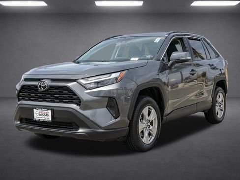 Used 2025 Toyota RAV4 XLE FWD image 9