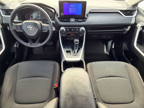 Used 2024 Toyota RAV4 XLE FWD image 16