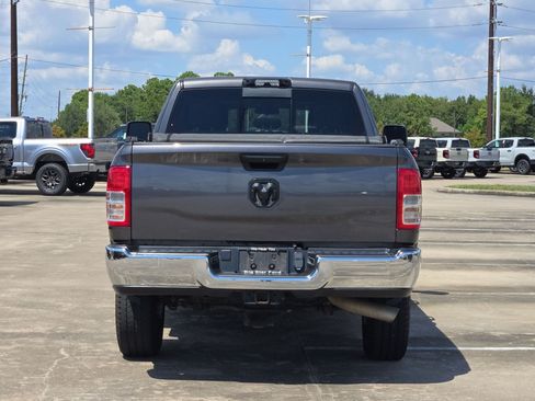 Used 2024 RAM 2500 Tradesman w/ Chrome Appearance Group AWD/4WD image 6