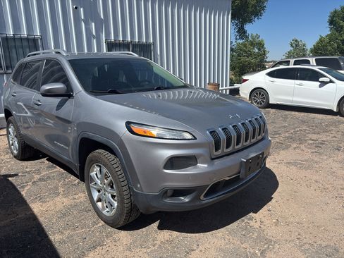 Used 2014 Jeep Cherokee Limited w/ Technology Group AWD/4WD image 2