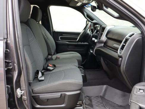 Used 2025 RAM 3500 Big Horn image 36