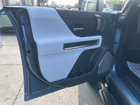 Used 2024 GMC Hummer EV 3X w/ Omega Edition AWD/4WD image 25